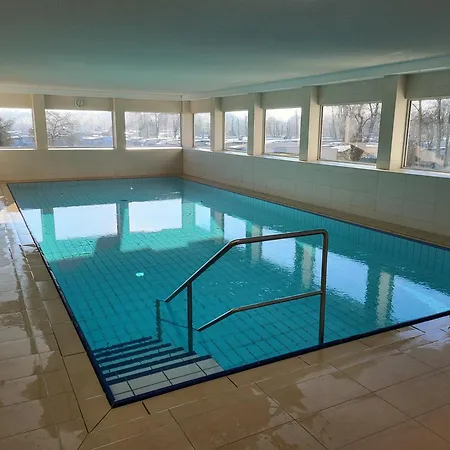 Little Skysuite W94 Inkl Ebikes Pool Sauna Apartmán *